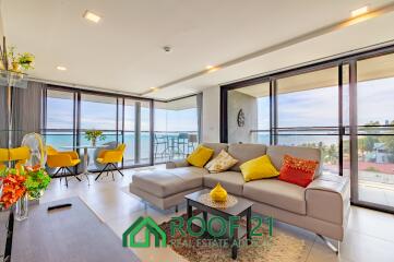 SALE Waters Edge Condo 1 Bedroom with Furniture and stunning seaview 70 Sqm A luxury Beachfront Condo in Na Jomtien / S-0843K