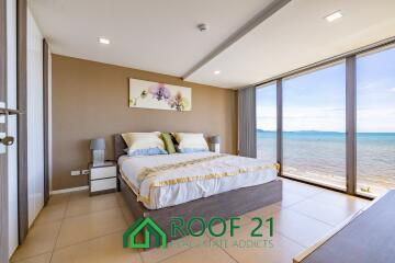 SALE Waters Edge Condo 1 Bedroom with Furniture and stunning seaview 70 Sqm A luxury Beachfront Condo in Na Jomtien / S-0843K