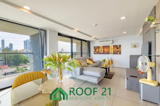 SALE Waters Edge Condo 1 Bedroom with Furniture and stunning seaview 70 Sqm A luxury Beachfront Condo in Na Jomtien / S-0843K