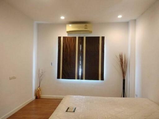 Townhouse for Rent, Sale at The Metro Rama 9