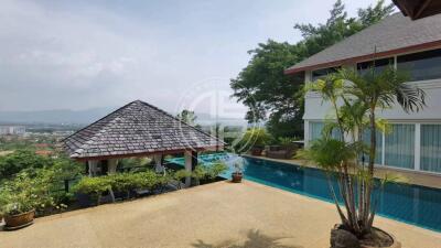 3-Bedroom Luxurious Pool villa with Stunning Mountain View