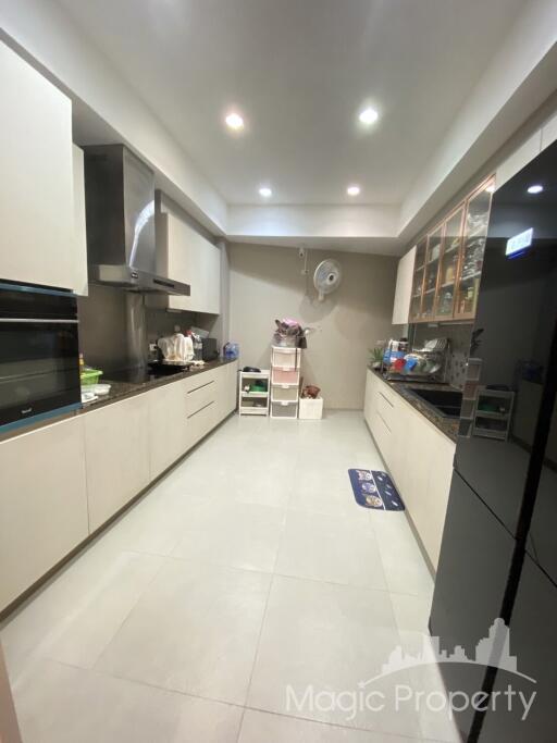 4 Bedroom Townhouse for Sale in Baan Klang Krung Sathorn - Thanon Chan