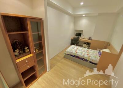 4 Bedroom Townhouse for Sale in Baan Klang Krung Sathorn - Thanon Chan