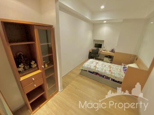 4 Bedroom Townhouse for Sale in Baan Klang Krung Sathorn - Thanon Chan