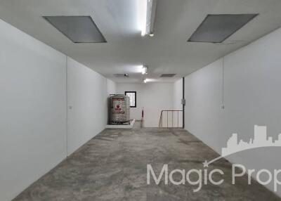 4 Storey Commercial Building For Sale in Baiyoke Night Market, Bangkok