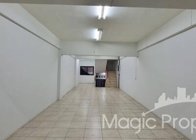 4 Storey Commercial Building For Sale in Baiyoke Night Market, Bangkok