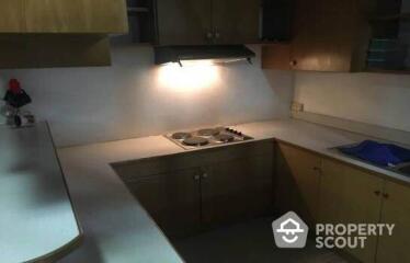 2-BR Condo at Regent Royal Place 1 Condominium near BTS Ratchadamri (ID 422290)