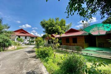 Large house 12 beds for sale in Doi Saket, Chiang Mai