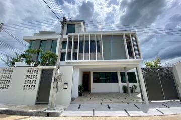 Brand new house with pool for sale in San Sai, Chiang Mai