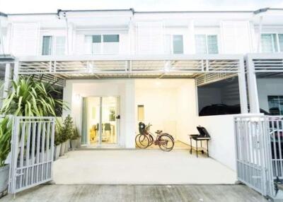 3 bed townhouse for rent or sale in Muang Chiang Mai