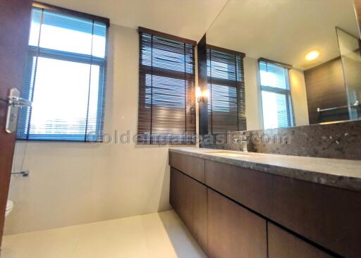 4 Bedrooms Penthouse Apartment For Rent - Sathorn