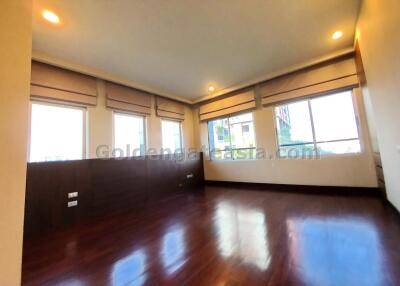 4 Bedrooms Penthouse Apartment For Rent - Sathorn