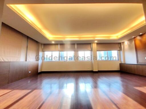 4 Bedrooms Penthouse Apartment For Rent - Sathorn