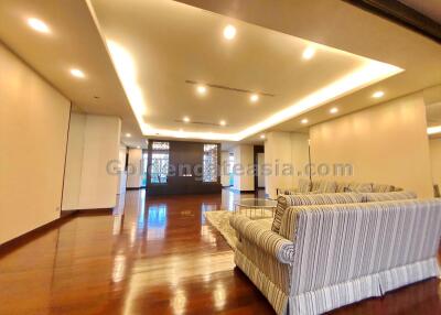 4 Bedrooms Penthouse Apartment For Rent - Sathorn