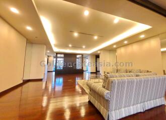 4 Bedrooms Penthouse Apartment For Rent - Sathorn