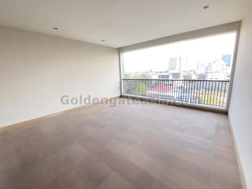 4 Bedrooms Penthouse Apartment For Rent - Sathorn