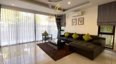 Modern Villa with 5 Bedrooms in Bang Tao for Rent