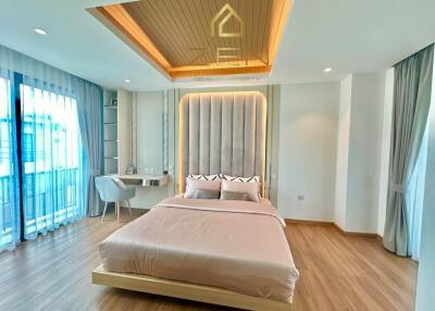 Modern Villa with 4 Bedrooms in Phuket Town for Rent