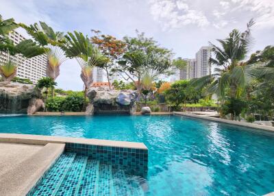2 Bedrooms Condo in Club Royal Wongamat C011717