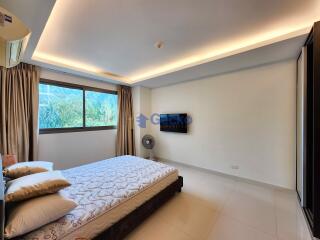 2 Bedrooms Condo in Club Royal Wongamat C011717