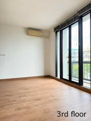 Townhouse for Rent at Areeya Mandarina Sukhumvit 77