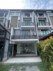 Townhouse for Rent at Areeya Mandarina Sukhumvit 77