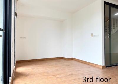 Townhouse for Rent at Areeya Mandarina Sukhumvit 77