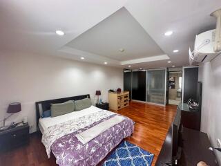 3-bedroom spacious condo for sale close to BTS Ekamai