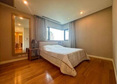 1-bedroom spacious condo for sale close to MRT Lumpini