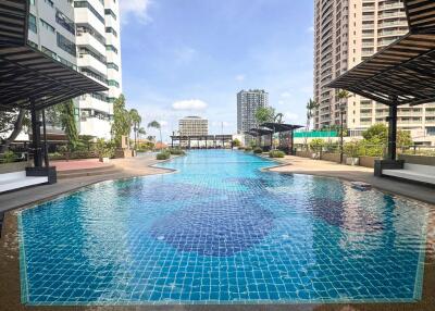 1-bedroom spacious condo for sale close to MRT Lumpini