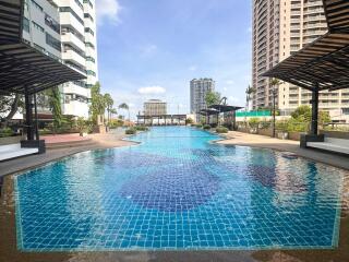 1-bedroom spacious condo for sale close to MRT Lumpini