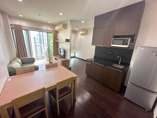 1-bedroom condo for sale close to Phayathai BTS and subway stations.