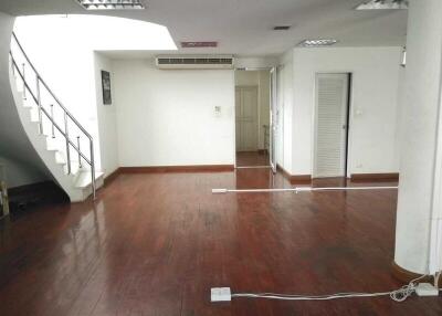 For Rent Bangkok Home Office Krungthep Kreetha Saphan Sung