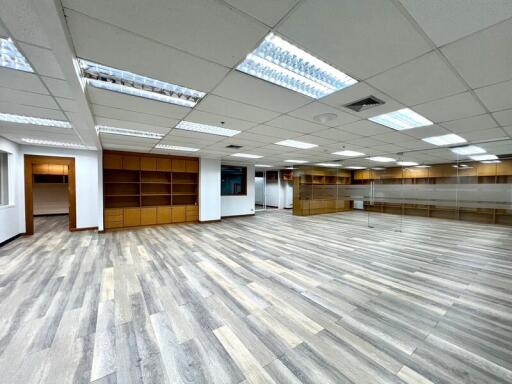 For Rent Bangkok Office Petchaburi BTS Phrom Phong Huai Khwang