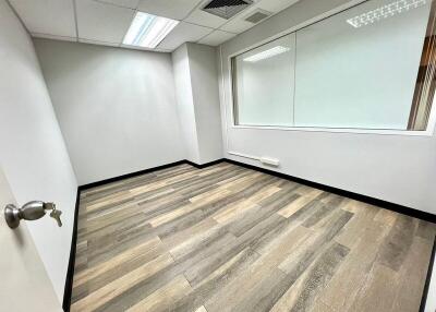 For Rent Bangkok Office Petchaburi BTS Phrom Phong Huai Khwang