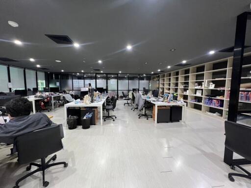 For Rent Bangkok Office Petchaburi BTS Phrom Phong Huai Khwang