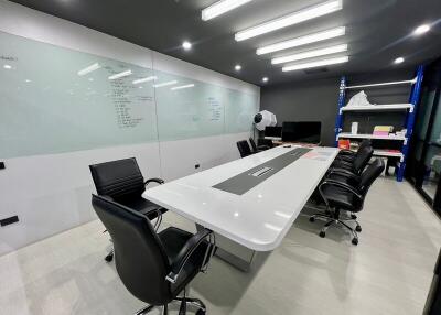 For Rent Bangkok Office Petchaburi BTS Phrom Phong Huai Khwang