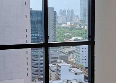 For Rent Bangkok Office Silom BTS Sala Daeng MRT Si Lom Bang Rak