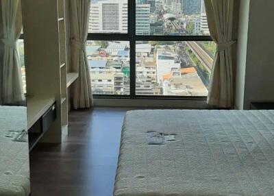 1-BR Condo at Life Sukhumvit 62 near BTS Bang Chak