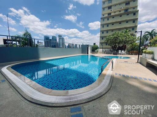 1-BR Condo at Crystal Garden Condominium near BTS Nana