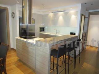 2 Bedrooms Modern Furnished Condo with Balcony For Rent - Phaholyothin-Ari