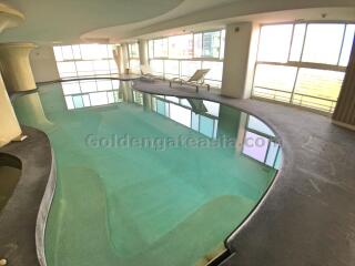 2 Bedrooms Modern Furnished Condo with Balcony For Rent - Phaholyothin-Ari