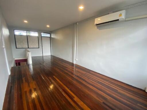 Commercial for Rent in  Ràma 4 - Thonglor