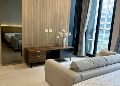 1-BR Condo at Noble Ploenchit near BTS Phloen Chit