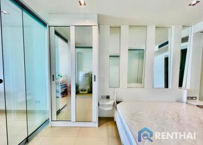 1 Bed Sands Condo in Pratamnak Pattaya