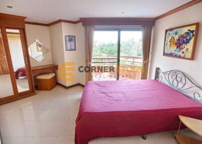 3 bedroom Condo in Kieng Talay Pratumnak