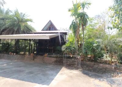 Thai Traditional Style house to rent near Wat Ram Poeng