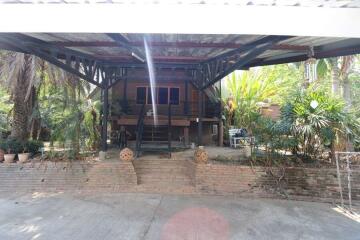 Thai Traditional Style house to rent near Wat Ram Poeng