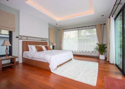 Luxury modern 5 bedroom pool house to rent