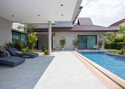 Luxury modern 5 bedroom pool house to rent